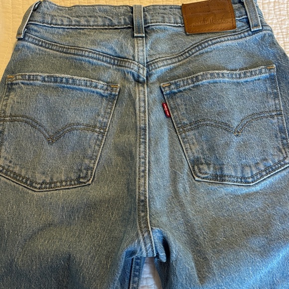Levi's Women's High Rise Blue Jeans - Picture 6 of 8